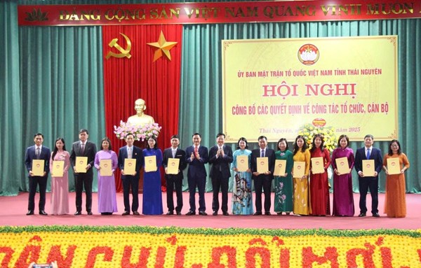 Ủy ban Mặt trận Tổ quốc Việt Nam tỉnh Thái Nguyên có 11 ban, đơn vị