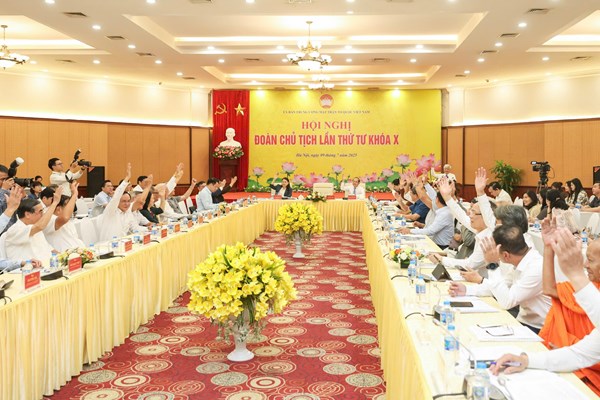 Giới thiệu nhân sự tham gia Ủy ban, Đoàn Chủ tịch, Phó Chủ tịch UBTƯ MTTQ Việt Nam khóa X