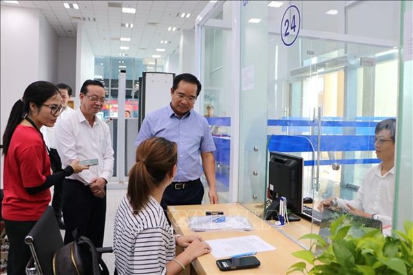 Công văn số 8679-CV/BTCTW: Thí điểm đánh giá kết quả công tác hằng tuần đối với cán bộ, công chức, người lao động 