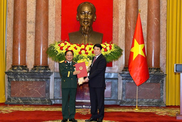 Chủ tịch nước Lương Cường chủ trì lễ trao quyết định thăng quân hàm, cấp bậc hàm Đại tướng, Thượng tướng 
