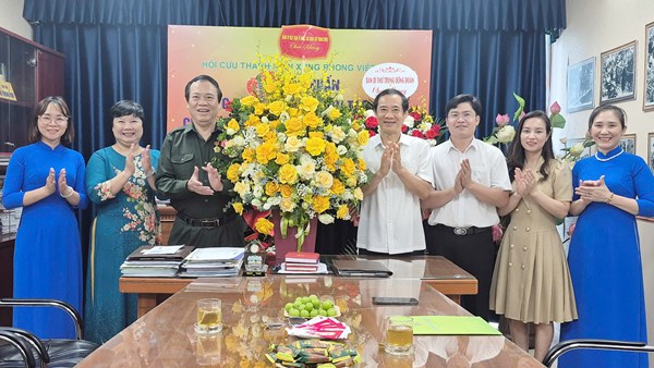 Phó Bí thư Đảng ủy Mặt trận Tổ quốc, các đoàn thể Trung ương Nguyễn Thái Học chúc mừng Hội cựu Thanh niên xung phong Việt Nam