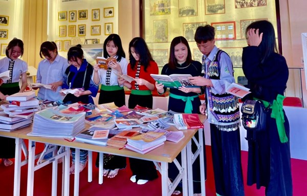 Kết luận của Bộ Chính trị về chủ trương đầu tư xây dựng trường học cho các xã biên giới