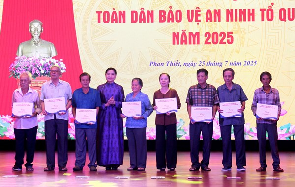 Phó Chủ tịch Hà Thị Nga tham dự “Ngày hội toàn dân bảo vệ an ninh Tổ quốc” năm 2025 tại tỉnh Lâm Đồng
