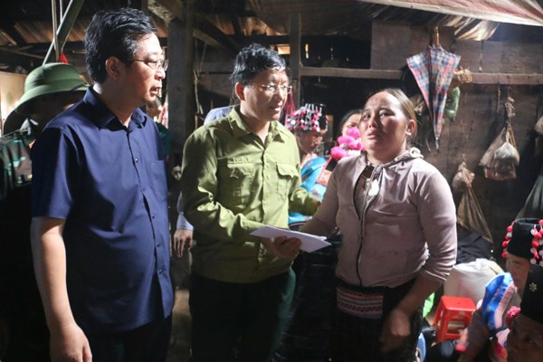 Đoàn công tác Ủy ban Trung ương MTTQ Việt Nam thăm hỏi, động viên bà con chịu ảnh hưởng bởi mưa lũ trên địa bàn tỉnh Điện Biên