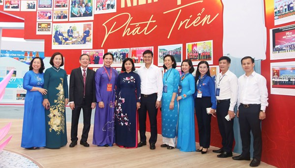 Phó Chủ tịch Hà Thị Nga thăm không gian triển lãm của Ủy ban Trung ương MTTQ Việt Nam với chủ đề 'Kiến tạo, phát triển'