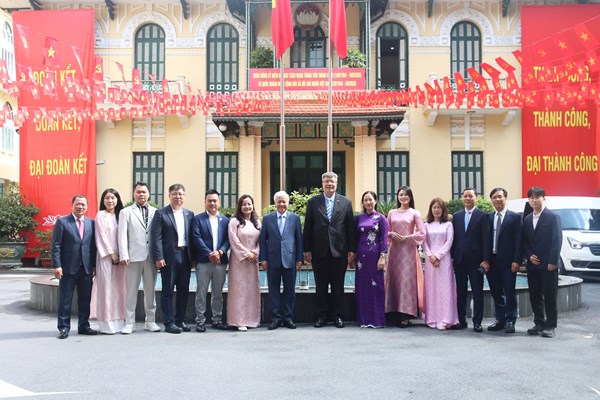 Chủ tịch Đỗ Văn Chiến tiếp đoàn đại biểu Hiệp hội Doanh nhân Đầu tư Việt Nam – Hàn Quốc