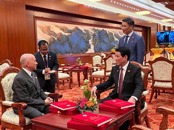 Chủ tịch nước Lương Cường gặp lãnh đạo các nước tại Lễ kỷ niệm chiến thắng phát-xít