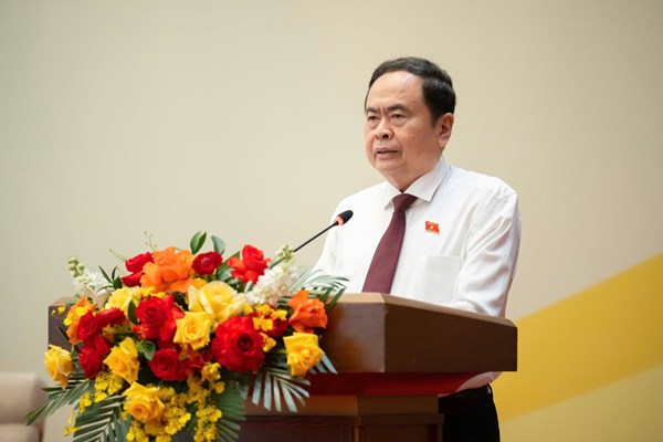 NGHỊ QUYẾT Giám sát chuyên đề về việc thực hiện chính sách, pháp luật về phát triển và sử dụng nguồn nhân lực đáp ứng yêu cầu phát triển kinh tế - xã hội, nhất là nguồn nhân lực chất lượng cao