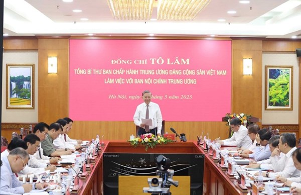 Mối quan hệ giữa phòng, chống tham nhũng, tiêu cực với xây dựng, chỉnh đốn Đảng và hệ thống chính trị trong sạch, vững mạnh