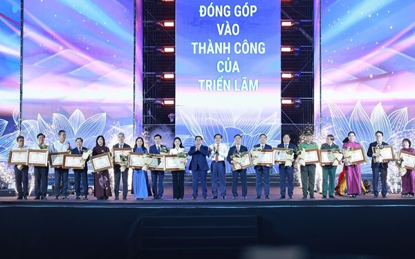 Thủ tướng: Triển lãm 80 năm đã thành công rực rỡ, vượt kỳ vọng