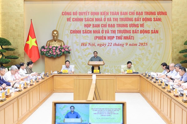 Thủ tướng: Tăng nguồn cung, giảm chi phí, đưa giá bất động sản về mức phù hợp