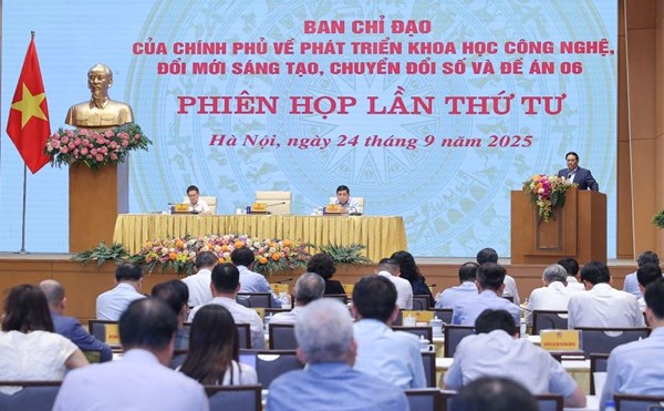 Thủ tướng: Các bộ, ngành, địa phương phải hoàn thiện cơ sở dữ liệu chậm nhất trong quý IV/2025
