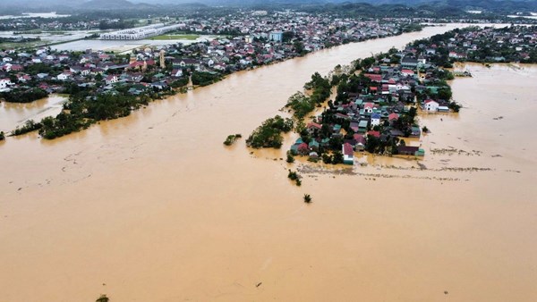 Khẩn trương thống kê thiệt hại, triển khai công tác khắc phục hậu quả bão số 10 và mưa lũ sau bão