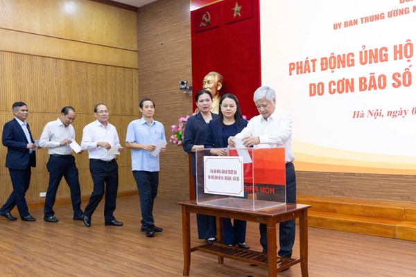 Đoàn Chủ tịch UBTƯ MTTQ Việt Nam tổ chức Lễ phát động ủng hộ đồng bào bị thiệt hại do cơn bão số 10: 673 tỷ đồng gửi tới đồng bào vùng lũ