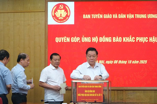 Ban Tuyên giáo và Dân vận Trung ương quyên góp, ủng hộ đồng bào khắc phục hậu quả bão lũ