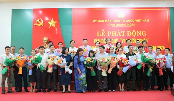 Quảng Ngãi: Tiếp nhận hơn 2,2 tỷ đồng ủng hộ Quỹ “Vì người nghèo”