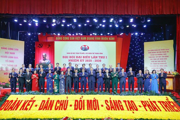 Kết luận của Bộ Chính trị: Đại hội Đảng bộ các cấp đã được tổ chức thành công