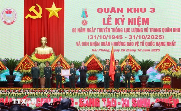 Chủ tịch nước Lương Cường dự Lễ kỷ niệm 80 năm Ngày truyền thống Quân khu 3