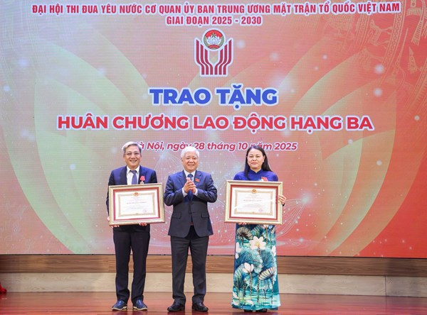 Thi đua để đóng góp công sức vào các cuộc vận động lớn, các phong trào thi đua yêu nước do Đảng, Nhà nước, Chính phủ phát động