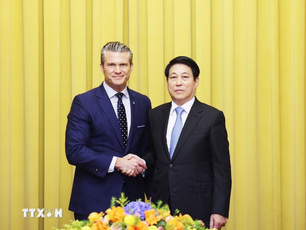 Chủ tịch nước Lương Cường tiếp Bộ trưởng Bộ Chiến tranh Hoa Kỳ