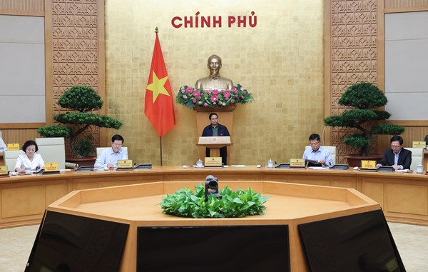 Thủ tướng yêu cầu sắp xếp, bố trí cán bộ, công chức, viên chức bảo đảm đúng vị trí việc làm