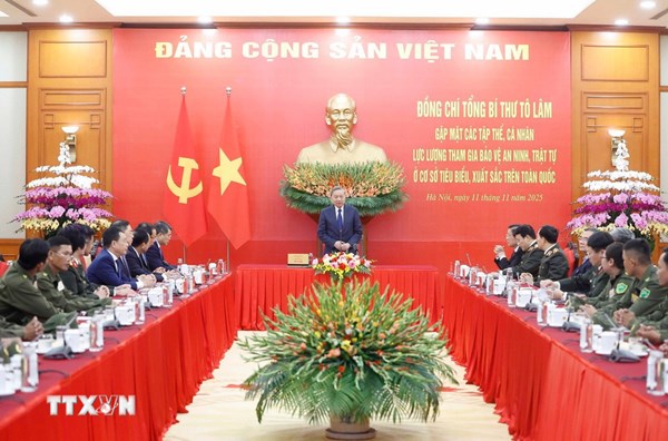 Tổng Bí thư gặp mặt đại biểu tiêu biểu tham gia bảo vệ an ninh, trật tự ở cơ sở