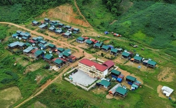 Trước 31/1/2026, hoàn thành xây mới, tái định cư cho những hộ có nhà bị lũ cuốn trôi, sập đổ hoàn toàn