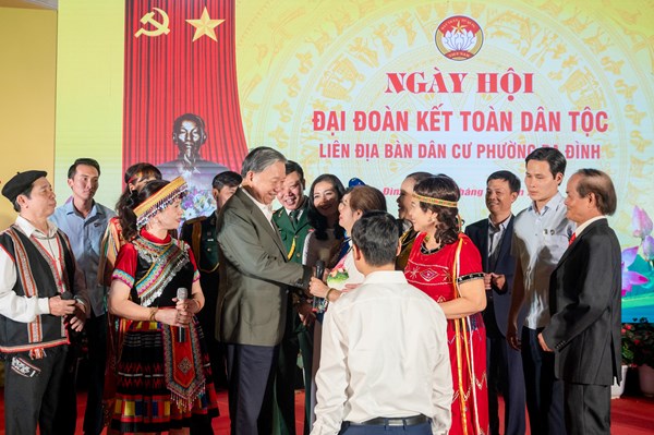 Tổng Bí thư Tô Lâm và Chủ tịch Quốc hội Trần Thanh Mẫn dự Ngày hội đại đoàn kết tại phường Ba Đình, Hà Nội