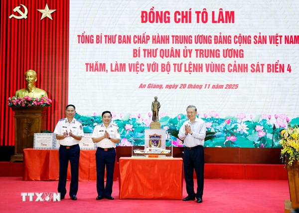 Tổng Bí thư: Tập trung xây dựng Cảnh sát biển theo hướng tinh, gọn, mạnh 