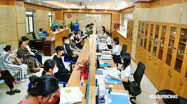 Nghị định số 300/2025/NĐ-CP: Quy định mới về số lượng Phó Chủ tịch và Ủy viên UBND