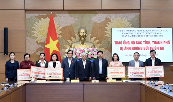 Phú Thọ trao trao hỗ trợ tỉnh: Quảng Trị, Đắk Lắk, Khánh Hòa, Lâm Đồng, Gia Lai và thành phố Huế khắc phục hậu quả mưa lũ