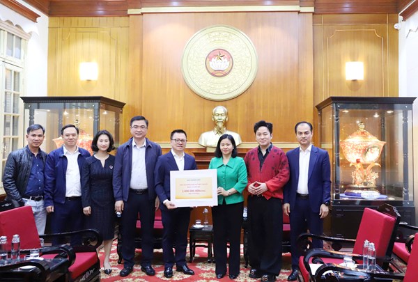 Báo Nhân dân ủng hộ số tiền 3 tỷ đồng hỗ trợ đồng bào các tỉnh miền Trung, Tây Nguyên khắc phục hậu quả do bão lũ gây ra