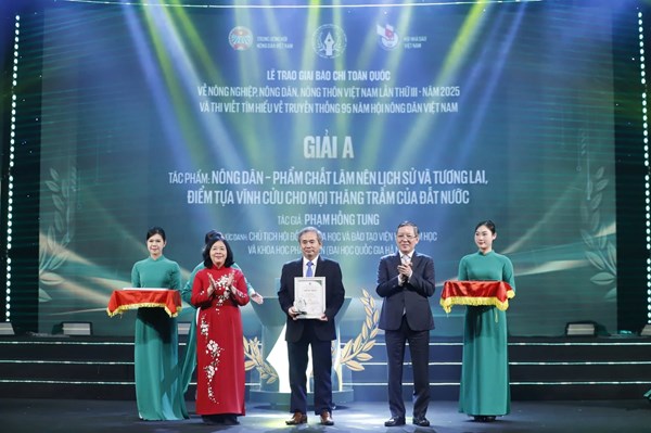 Chủ tịch Bùi Thị Minh Hoài dự Lễ trao Giải báo chí toàn quốc về nông nghiệp, nông dân, nông thôn lần thứ III năm 2025