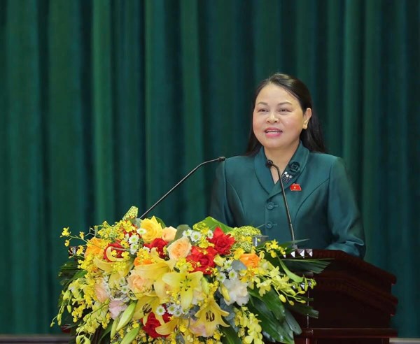 Phó Chủ tịch - Tổng Thư ký Nguyễn Thị Thu Hà tiếp xúc cử tri Ninh Bình sau kỳ họp thứ 10