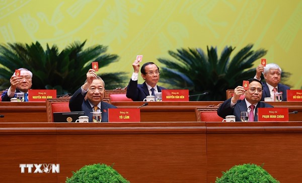 Thông cáo báo chí về ngày làm việc thứ hai Đại hội đại biểu toàn quốc lần thứ XIV của Đảng