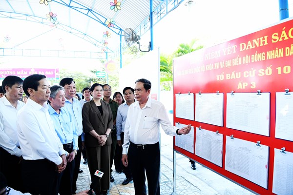 Chủ tịch Quốc hội: Lập, niêm yết danh sách cử tri 'không bỏ sót, không nhầm lẫn'