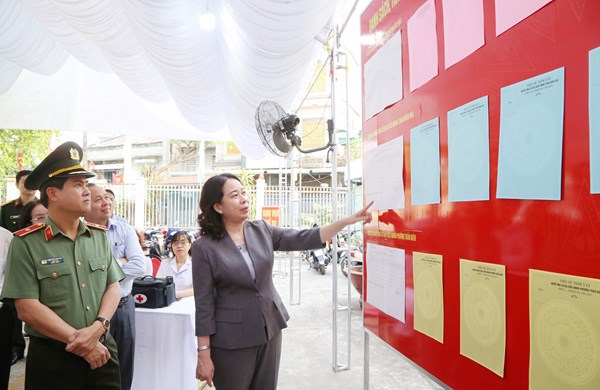Phó Chủ tịch nước Võ Thị Ánh Xuân kiểm tra công tác chuẩn bị bầu cử tại Đồng Nai