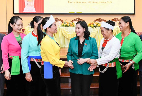 Mọi chủ trương, chính sách đều phải xuất phát từ nguyện vọng, quyền, lợi ích hợp pháp, chính đáng và vì hạnh phúc của nhân dân