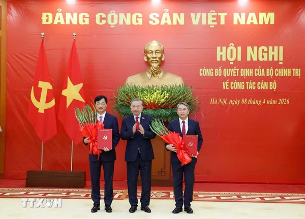Trao quyết định bổ nhiệm Trưởng ban Tổ chức Trung ương và Chánh Văn phòng Trung ương Đảng 