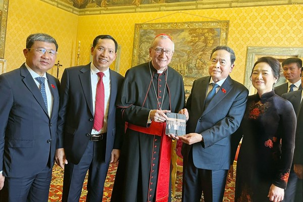 Chủ tịch Quốc hội Trần Thanh Mẫn hội kiến Thủ tướng Tòa thánh Vatican