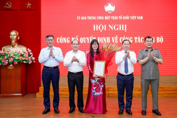 Đồng chí Mai Phương Thảo được bổ nhiệm làm Trợ lý Chủ tịch Ủy ban Trung ương MTTQ Việt Nam Bùi Thị Minh Hoài