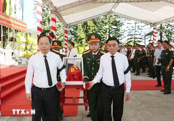 Thường trực Ban Bí thư dự Lễ truy điệu, an táng hài cốt liệt sỹ tại tỉnh Hà Tĩnh 