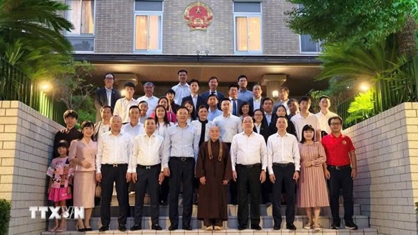 Phó Chủ tịch Hoàng Công Thuỷ gặp gỡ cán bộ Đại sứ quán và đại diện cộng đồng người Việt Nam tại Nhật Bản
