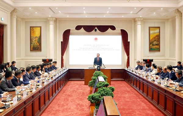 Bối cảnh mới và những vấn đề đặt ra trong công tác kiểm tra, giám sát đối với tổ chức đảng, đảng viên ở ngoài nước