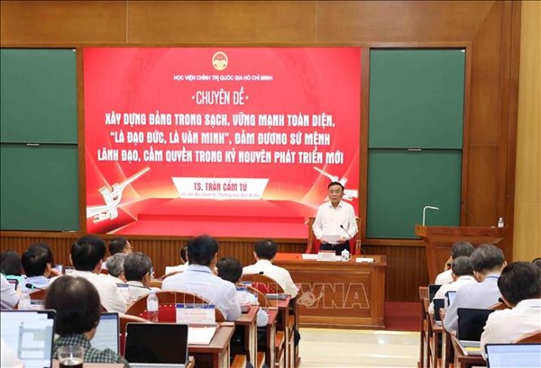 Thường trực Ban Bí thư Trần Cẩm Tú trao đổi chuyên đề về xây dựng Đảng với các Ủy viên Trung ương Đảng khóa XIV