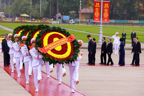 81 năm Quốc khánh: Lãnh đạo Đảng, Nhà nước, MTTQ Việt Nam vào Lăng viếng Chủ tịch Hồ Chí Minh 