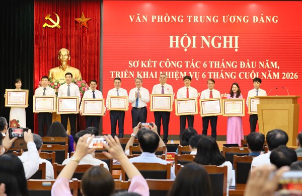 Bộ Chính trị ban hành Quyết định mới về chức năng, nhiệm vụ, tổ chức bộ máy của Văn phòng Trung ương Đảng