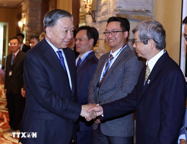 Tổng Bí thư, Chủ tịch nước Tô Lâm gặp Mạng lưới Chuyên gia và Nhà khoa học Việt Nam tại Canada
