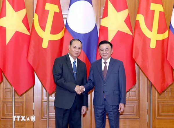 Thường trực Ban Bí thư Trần Cẩm Tú hội đàm với Thường trực Ban Bí thư Trung ương Đảng Nhân dân Cách mạng Lào 