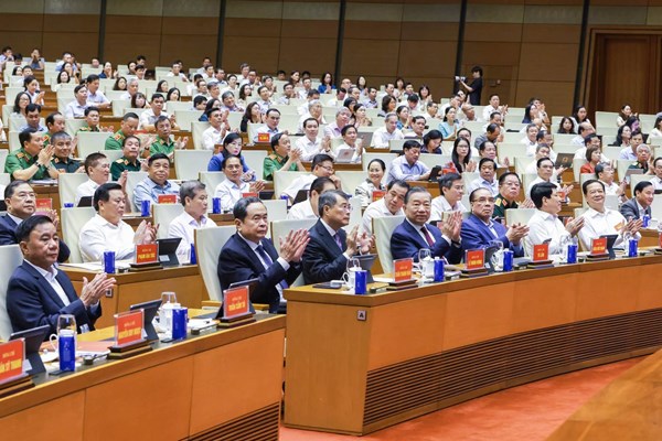Hội nghị toàn quốc nghiên cứu, học tập, quán triệt và triển khai thực hiện Nghị quyết Hội nghị Trung ương 4
